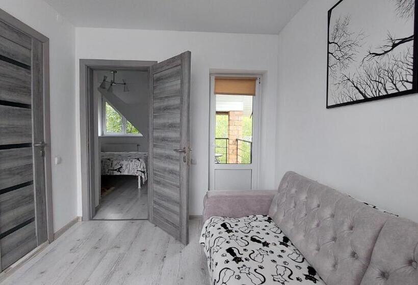 سوییت خانوادگی, Koteg Lemberg