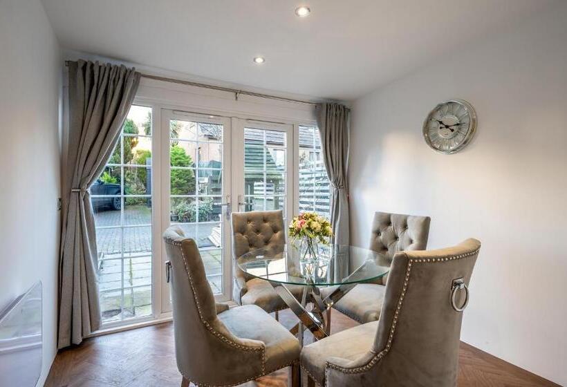 جناح عائلي, Casa Fresa  Orchar Suites