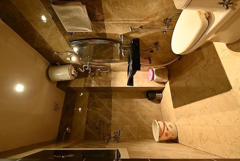 经济型三人房间, Ip Palace