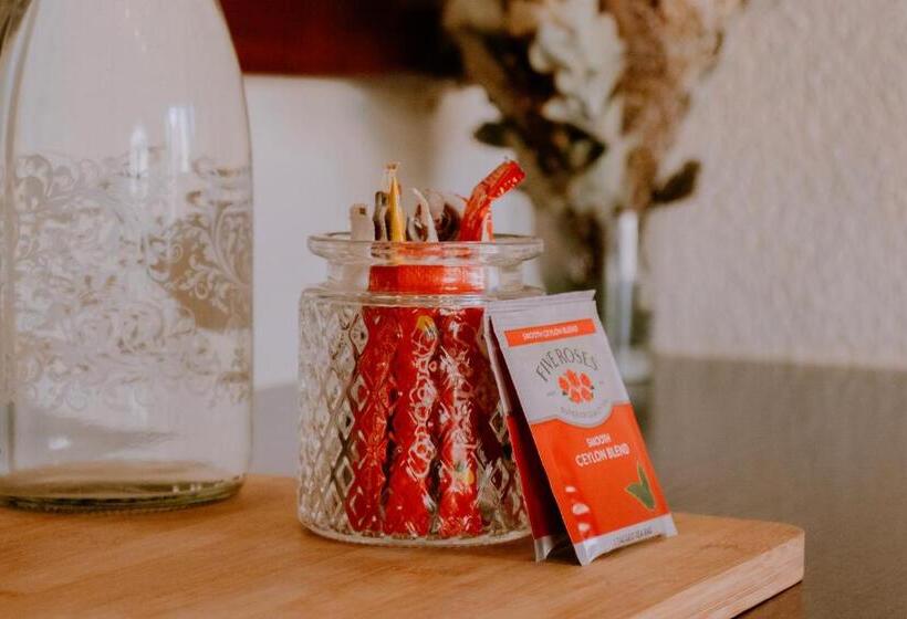 اتاق عادی, Desert Dreams B&b