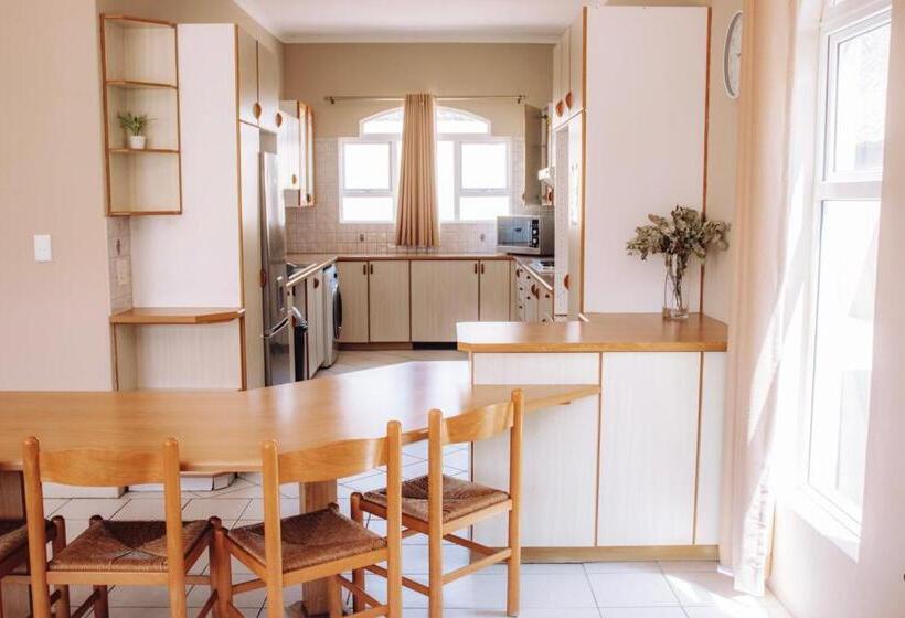 آپارتمان 2 خوابه, Desert Dreams B&b