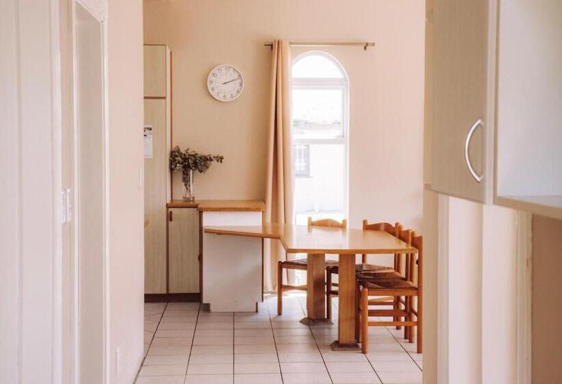 آپارتمان 2 خوابه, Desert Dreams B&b