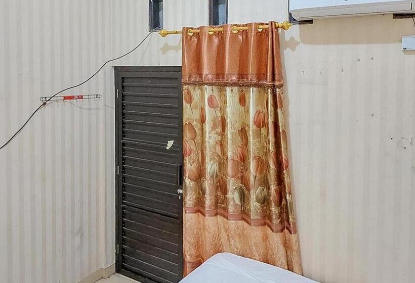 غرفة قياسية, Icha Homestay Near Terminal Purabaya Madiun