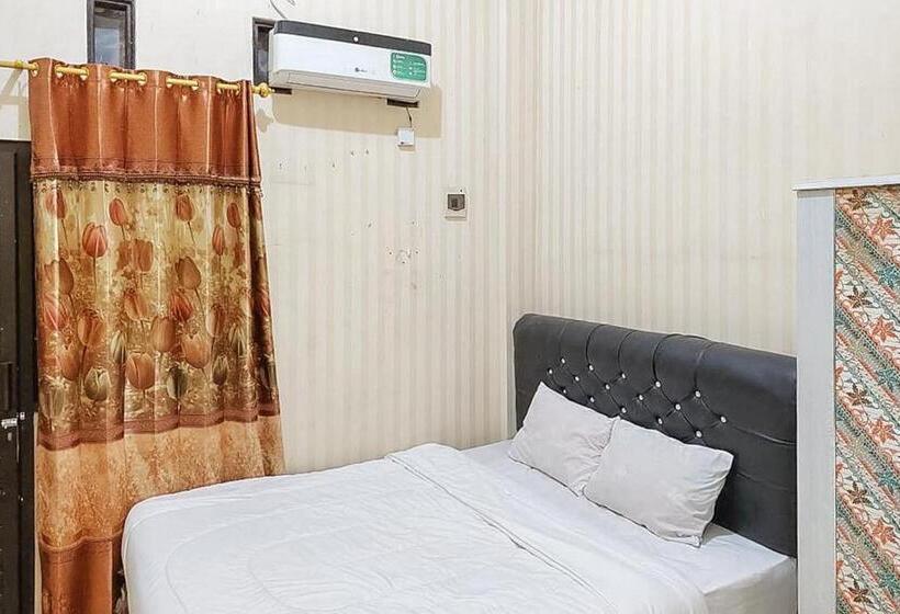 חדר סטנדרט, Icha Homestay Near Terminal Purabaya Madiun