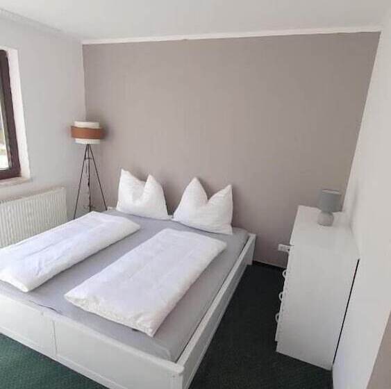 غرفة قياسية ثلاثية, Plannerinn