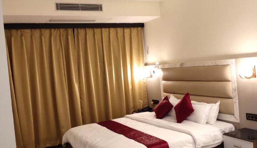 סוויטה משפחתית, The Jamun Tree