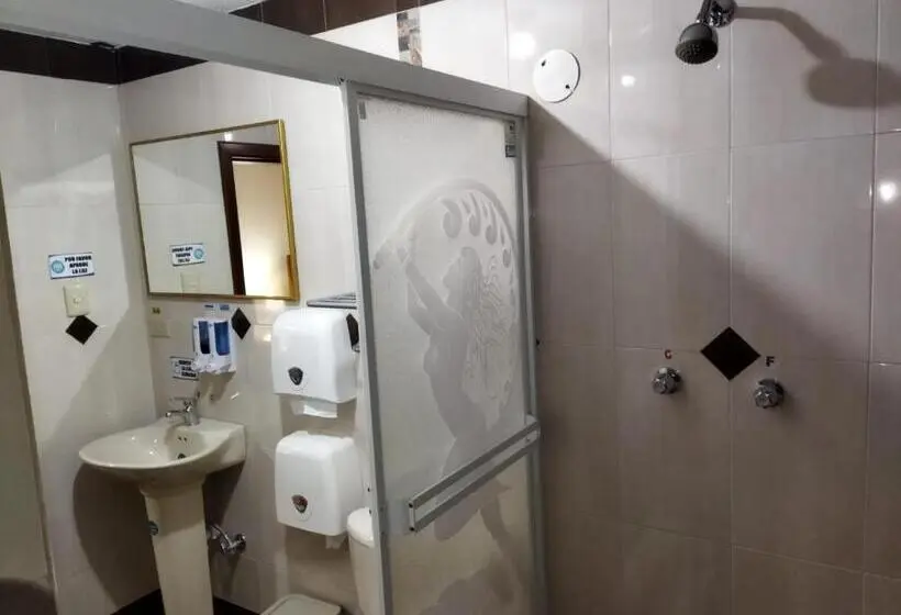 اتاق استاندارد سه نفره, Velanez Suite Riobamba
