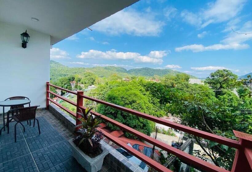 带观景的标准间, K&m