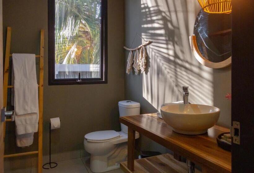 استودیوی لوکس, Fishermans Resort Life