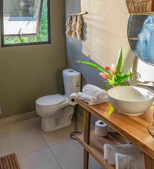 استودیوی لوکس, Fishermans Resort Life