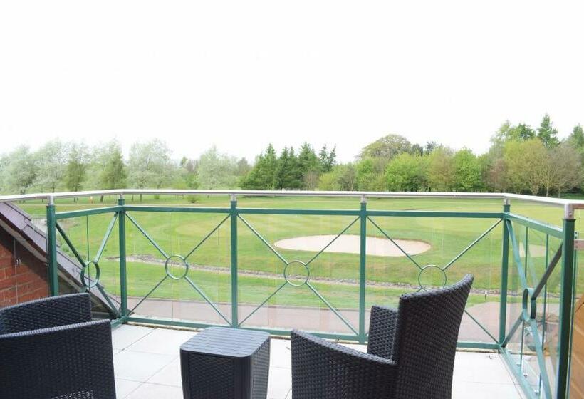 Номер Deluxe с Балконом, The Chase Golf & Country Club