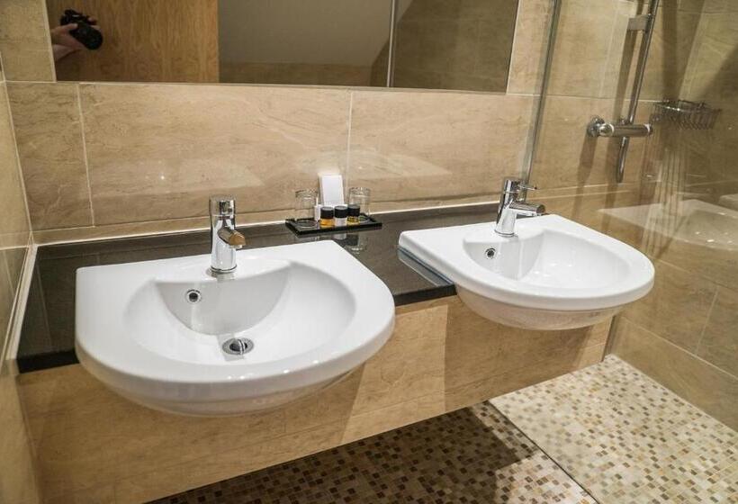 Семейный Номер Deluxe, The Chase Golf & Country Club