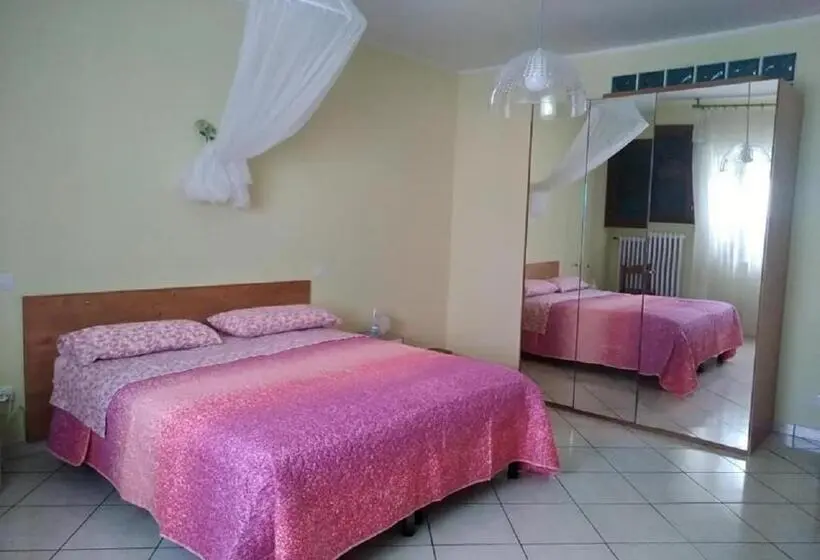 バスルーム共有のトリプルスタンダード, Bed And Breakfast La Campanula