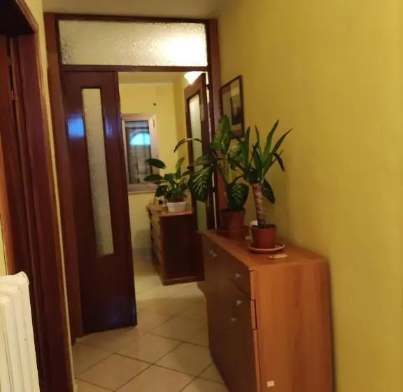 バスルーム共有のトリプルスタンダード, Bed And Breakfast La Campanula