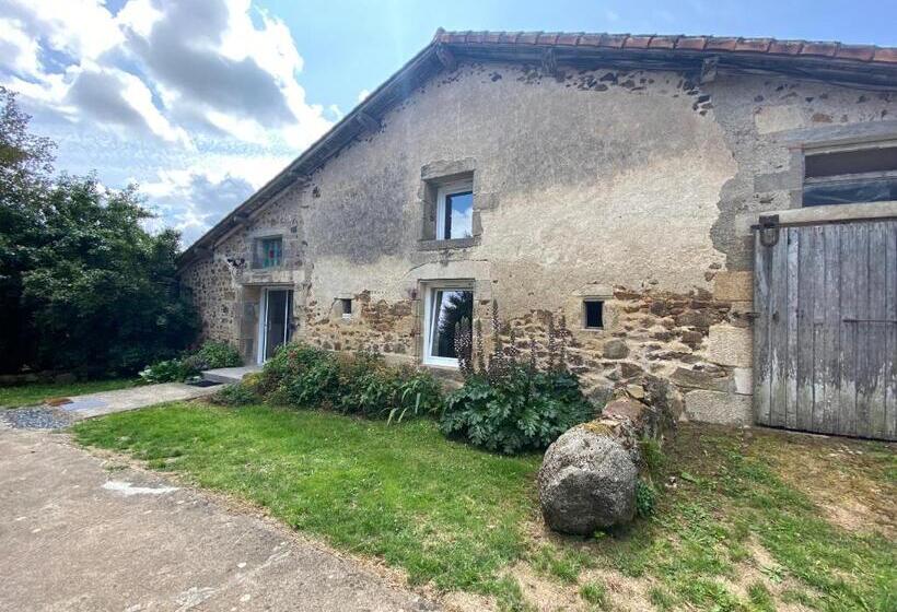 1间卧室的房子, La Frapperie