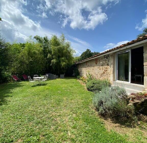 1间卧室的房子, La Frapperie