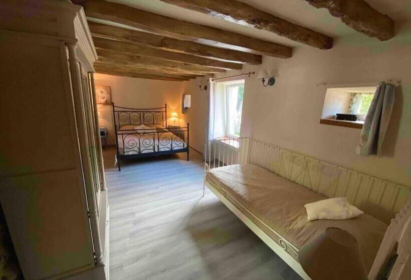 1间卧室的房子, La Frapperie