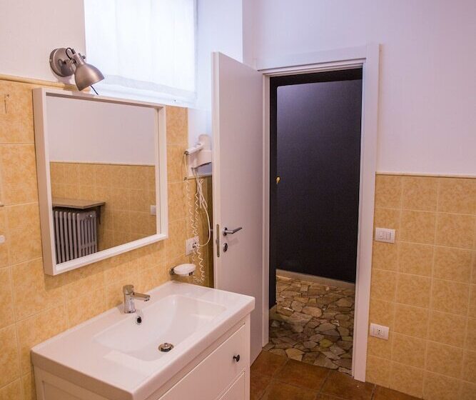 Habitació Estàndard Bany Compartit, Ciccio Bed & Breakfast