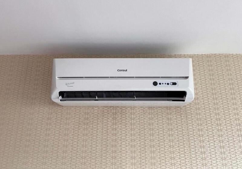 이그제큐티브 룸, Athos Bulcão Hplus Executive