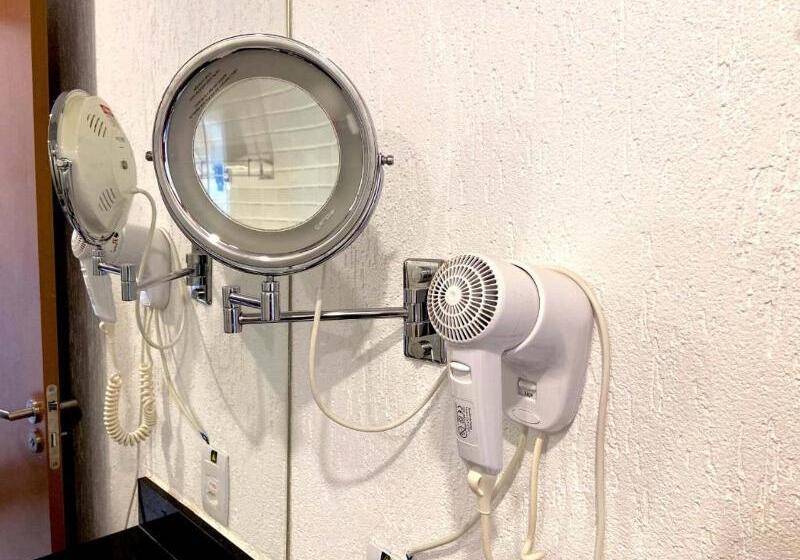 이그제큐티브 룸, Athos Bulcão Hplus Executive