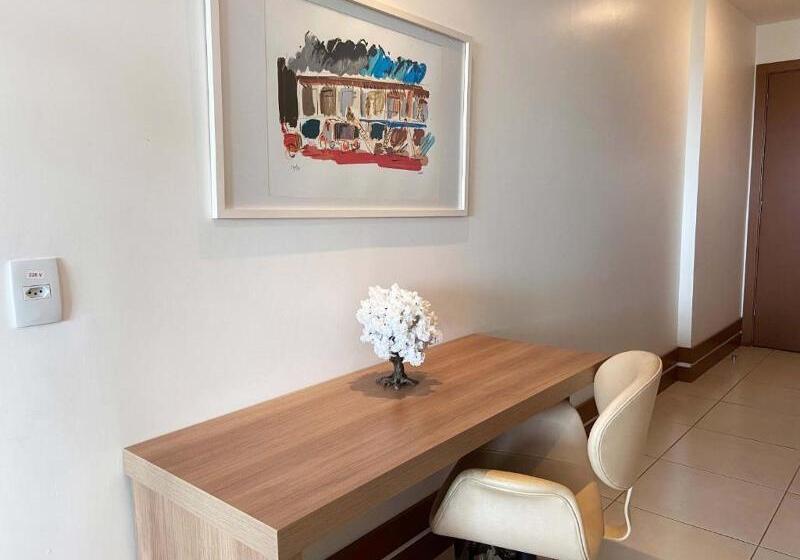 이그제큐티브 룸, Athos Bulcão Hplus Executive