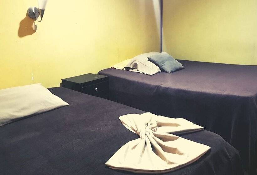 شقة غرفة واحدة, Cabinas Madeleine