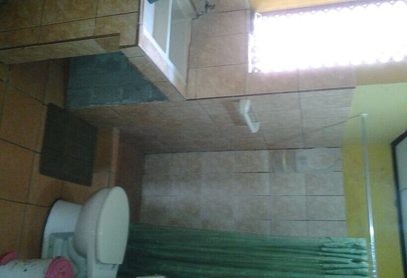 شقة غرفة واحدة, Cabinas Madeleine