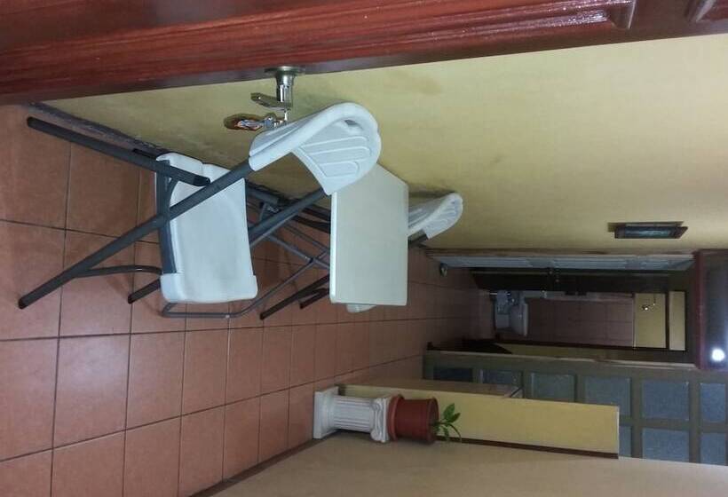 إستوديو قياسى, Cabinas Madeleine