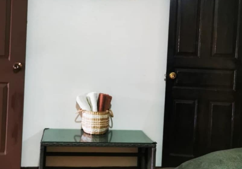 إستوديو قياسى, Cabinas Madeleine