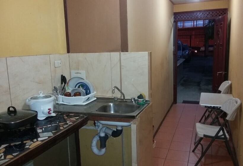 إستوديو قياسى, Cabinas Madeleine