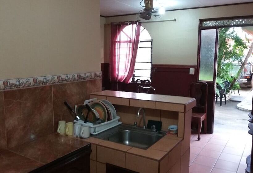 شقة غرفتين, Cabinas Madeleine