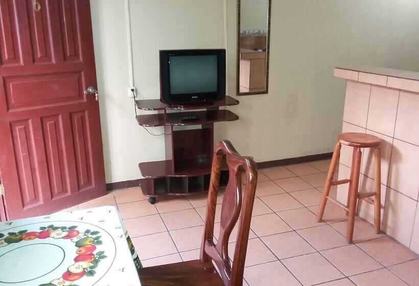 شقة غرفتين, Cabinas Madeleine