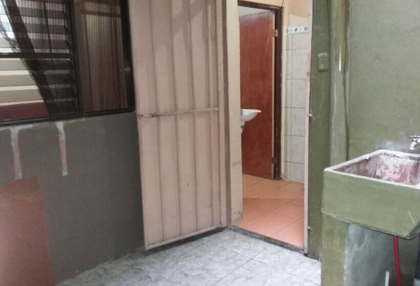 شقة غرفتين, Cabinas Madeleine