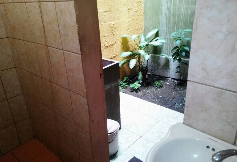 شقة غرفتين, Cabinas Madeleine