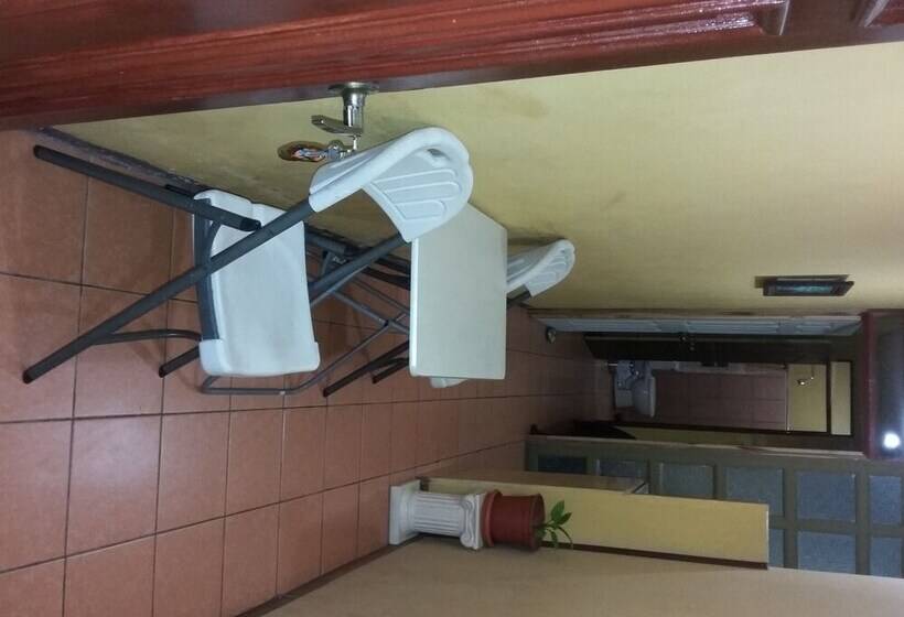 إستوديو قياسى, Cabinas Madeleine