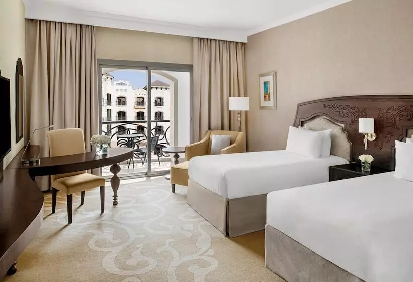 バルコニー付きスタンダードルーム, Crowne Plaza Riyadh Al Waha, An Ihg