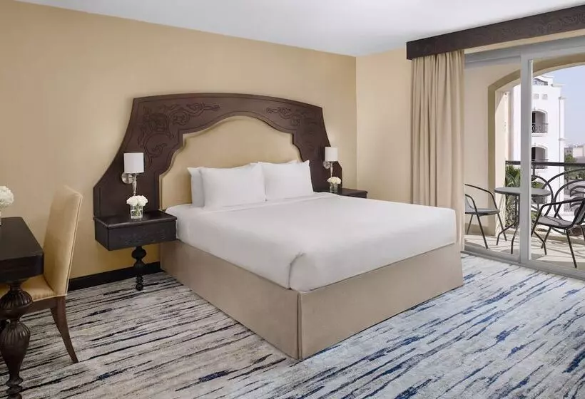 ダブルベッドスタンダードルーム, Crowne Plaza Riyadh Al Waha, An Ihg