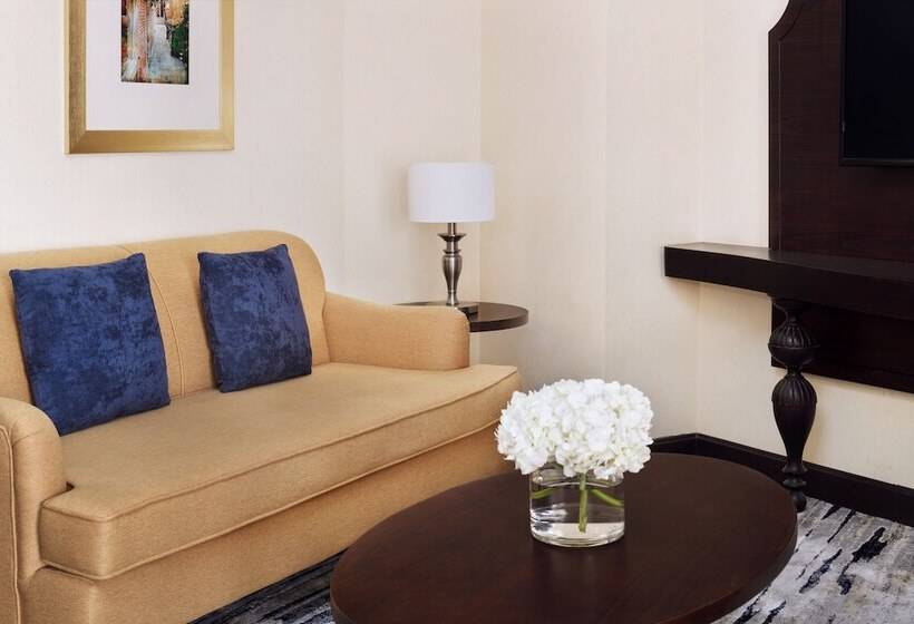 سوییت جونیور, Crowne Plaza Riyadh Al Waha, An Ihg