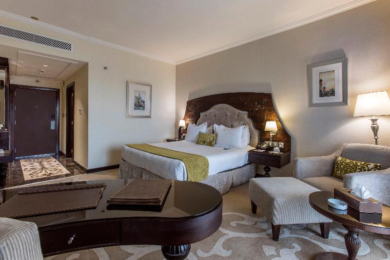 اتاق لوکس با تخت بزرگ, Crowne Plaza Riyadh Al Waha, An Ihg