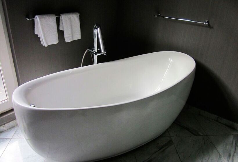 سوئیت پریمیوم, Terranostra