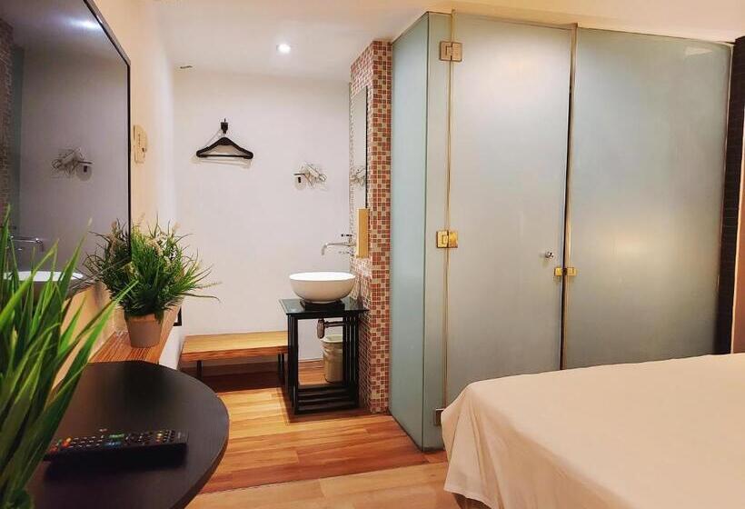 キングサイズベッドのスタンダードルーム, The Leverage Lite Hotel Kuala Kedah