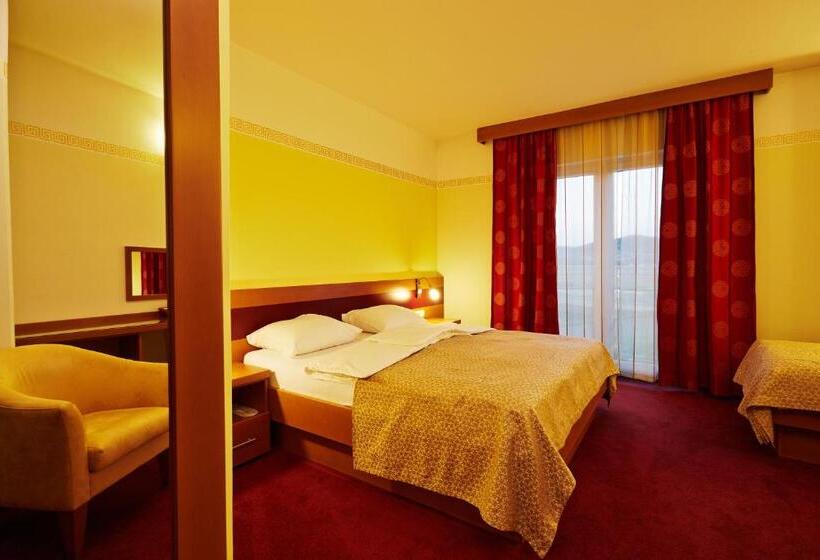 חדר דלוקס, Vila Emei