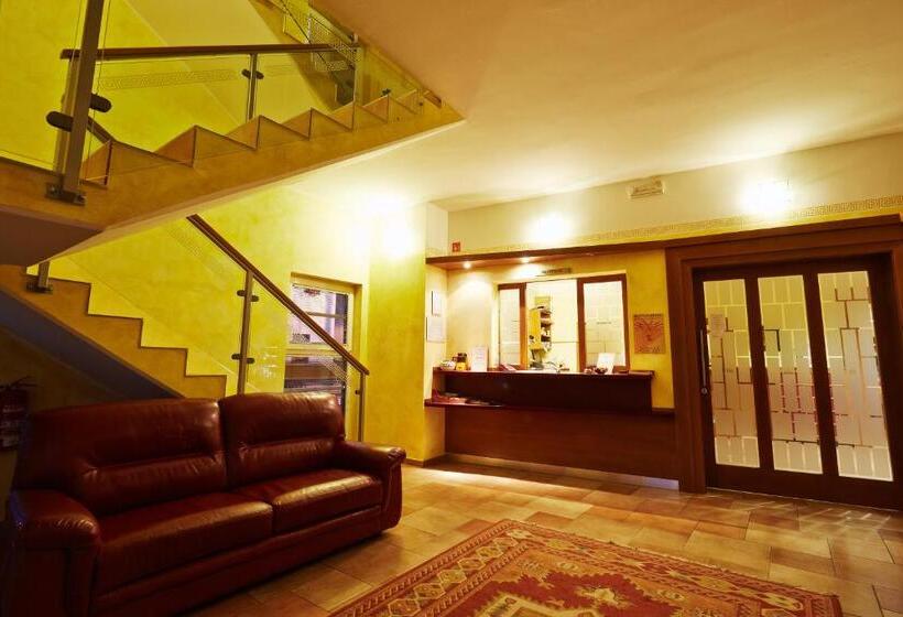 חדר בסיסי, Vila Emei