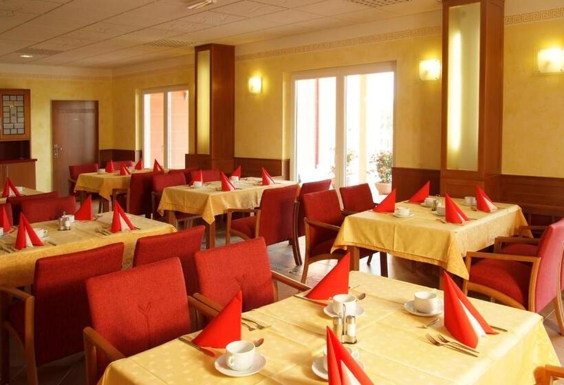 חדר משפחתי, Vila Emei