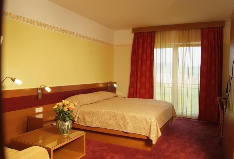 חדר דלוקס, Vila Emei