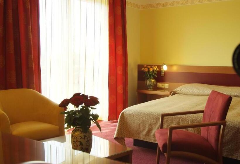 סוויטה משפחתית 2 חדרי שינה, Vila Emei