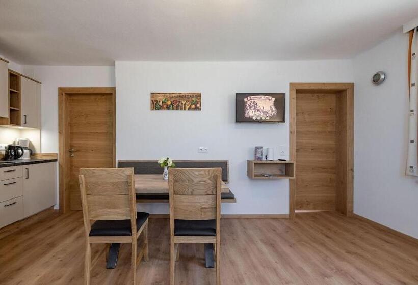 庭の見える1ベッドルームアパートメント, Bauernhof Katin