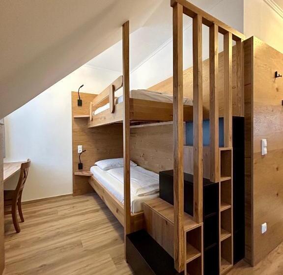 패밀리 스튜디오, Gasthof Zur Post