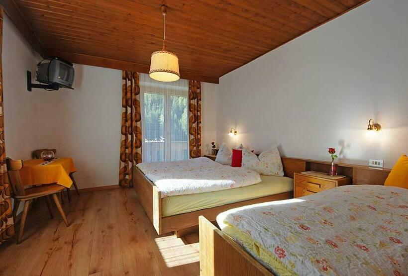 חדר סטנדרט לשלושה, Lüch Da Spescia