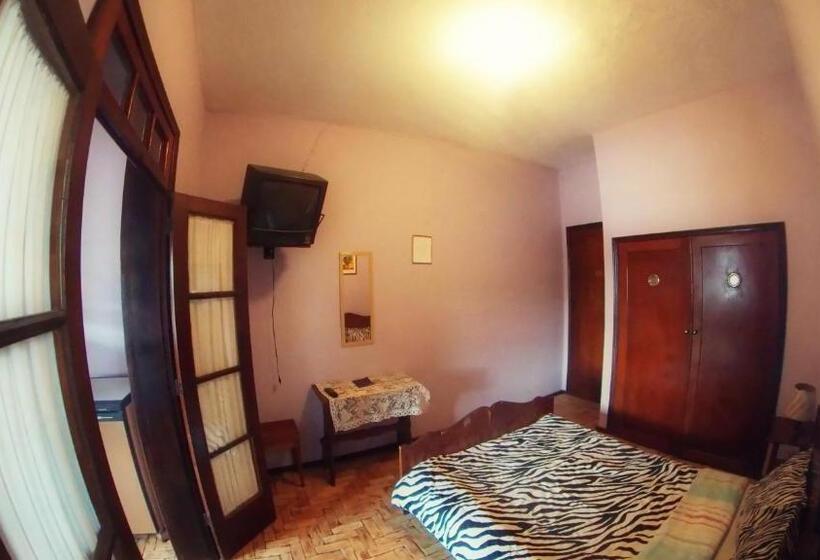 Familiekamer met Uitzicht op de Bergen, Philipp